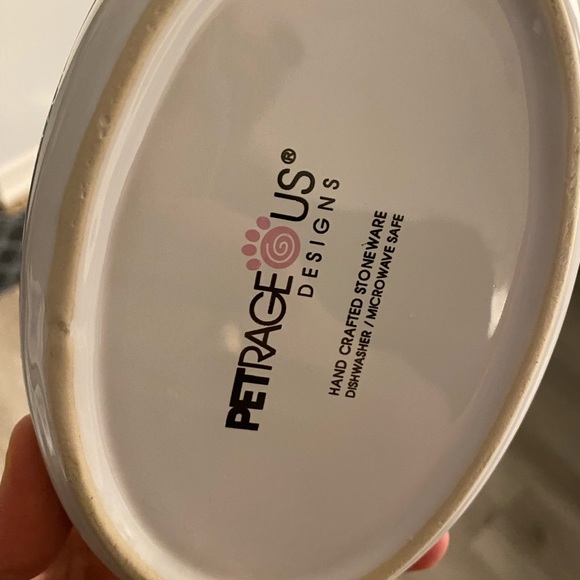 Cat water dish with cute kissing fishes - Picture 5 of 5